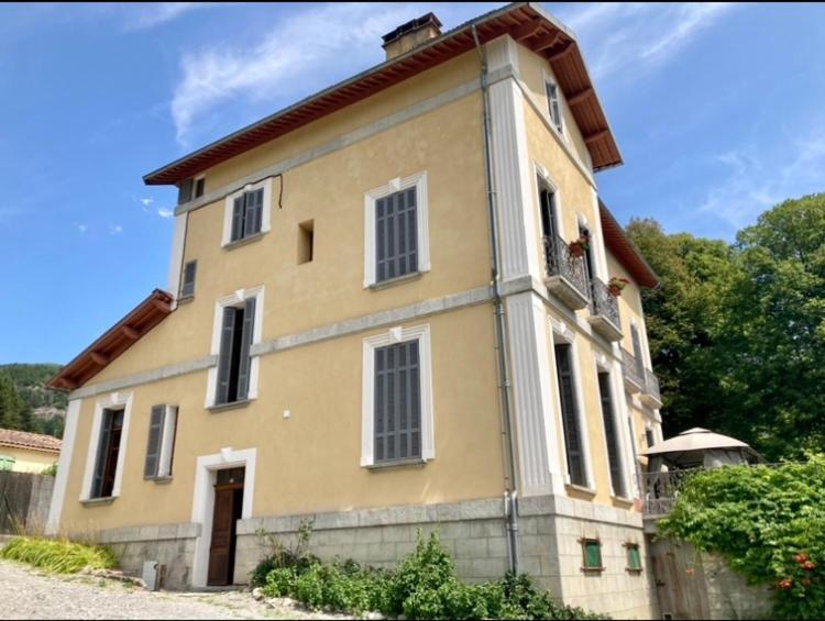 Charmant Appartement Dans Joli Village D'Annot Dış mekan fotoğraf
