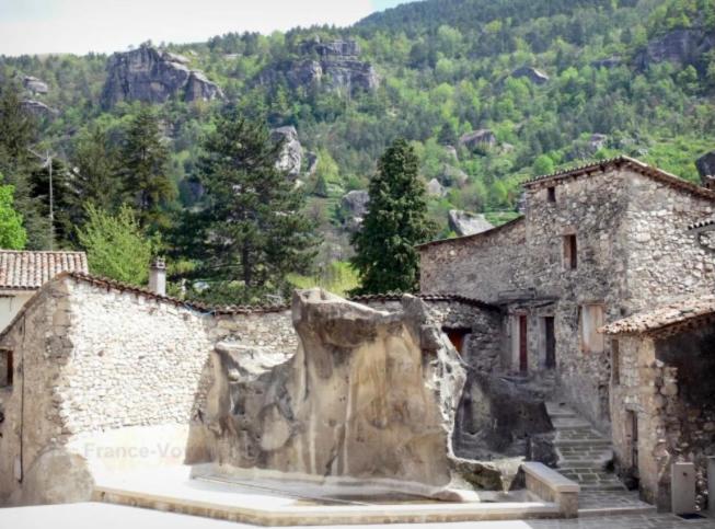 Charmant Appartement Dans Joli Village D'Annot Dış mekan fotoğraf